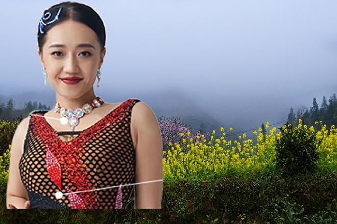 而雷丁依然没有拔刀，只是用自己的刀气切割了巨石