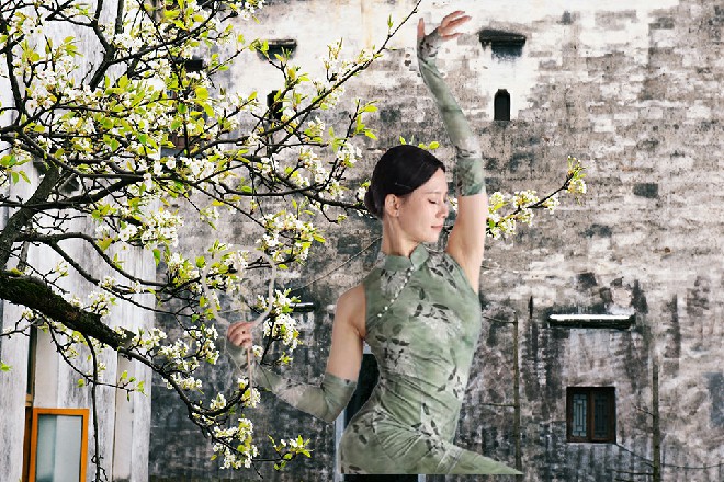 钱娇和苗甜都忍不住扑哧一声乐了，这家伙，还真好意思说啊