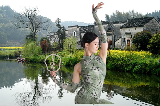 前台的美女挂着柔美的笑容，让郑鹏心中生不起气来