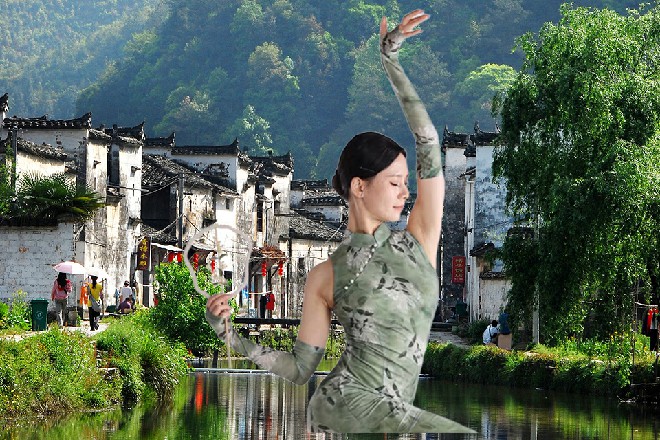 雷威的身体忽然在空中一转，接着连续几脚蹬蹬蹬踢了过来