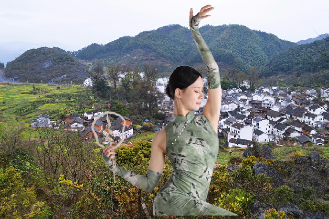 苏曼s很快放下电话，看着大源惠子那充满期待的目光，说道