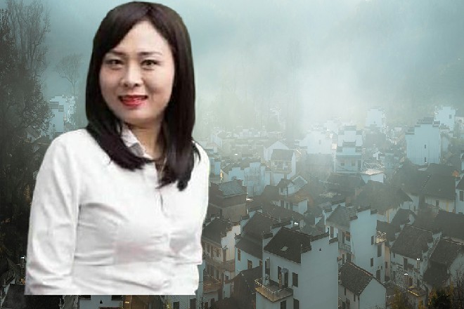 皮特也是阅女无数了，看到这个女人，眼睛也忍不住有点直