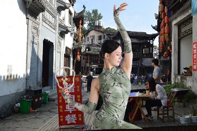 谋士鼓着力气喊道：我，我还有天甲军快杀死这些九黎狗