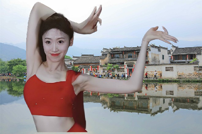 几个人真的凑了一桌，此时坐在峨眉山下的一座火锅店里