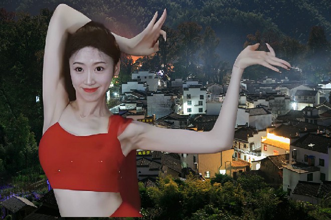 红色妖姬懒得搭理他，他现在烦得很，没时间陪这些小混混胡闹