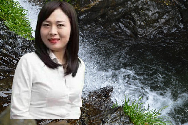 怪蜀黍忍着痛，爬了起来，贞德惊慌失措，转身就跑