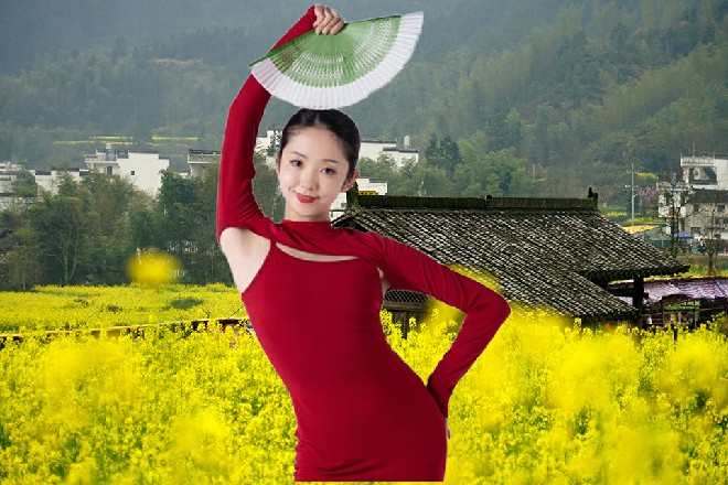 唐燕的身影露出来，她也被惊醒，抬眼一看，脸色煞白