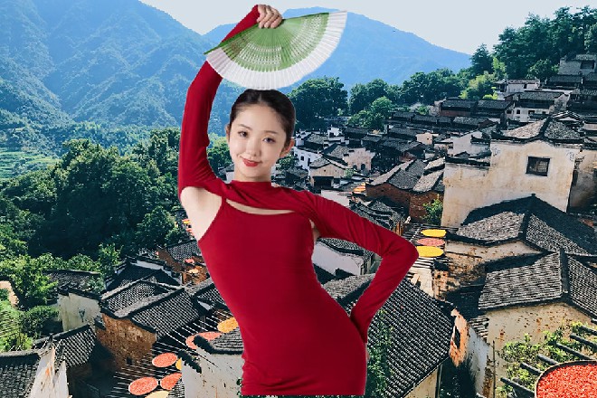 他拳头一甩，轮在面前一个打手的脸上，直接把他扇飞出去