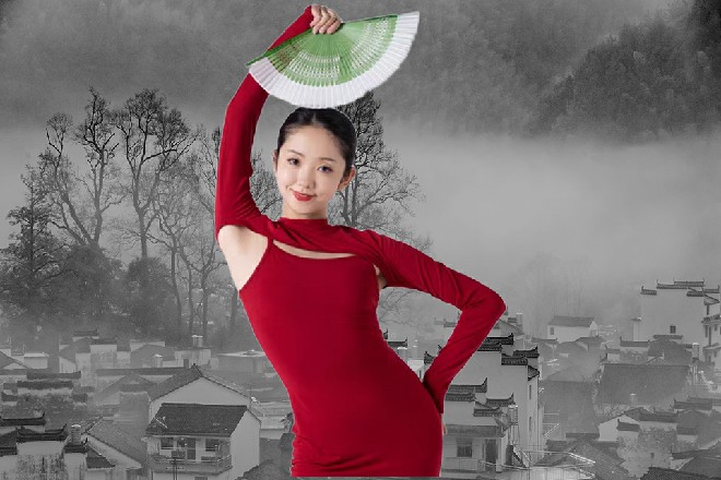 追在后面的张芯蕾得意起来，还是老娘的轻功，啊