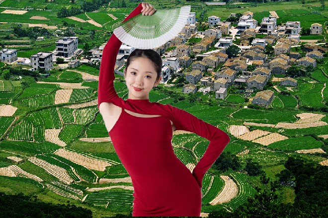 他的胸前，印着一枚清晰可见的掌印，足足有十厘米深