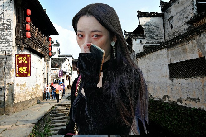 红色妖姬来不及看那女人的长相，他的目光全在张斌的手指上面