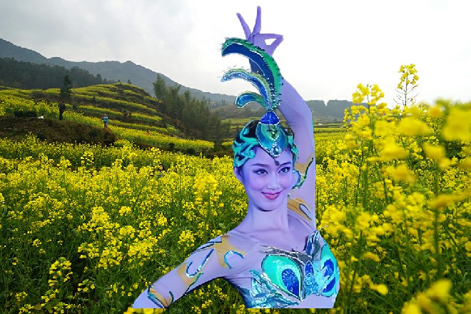 说着，他跳到了红色妖姬的身前，一掌向着红色妖姬的脑袋扣了过来