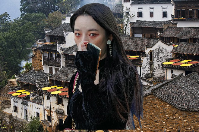 容小薰笑颜如花，一个大男人，你还怕我吃了你不成