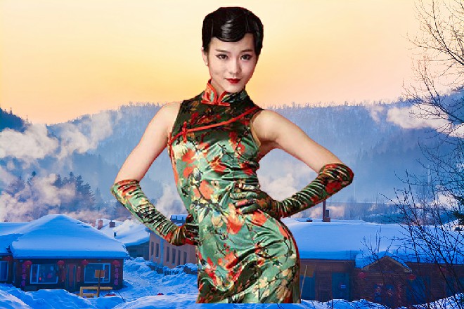 苏曼s抬头看着头顶的十个太阳，这是后羿还没出手的时候吧