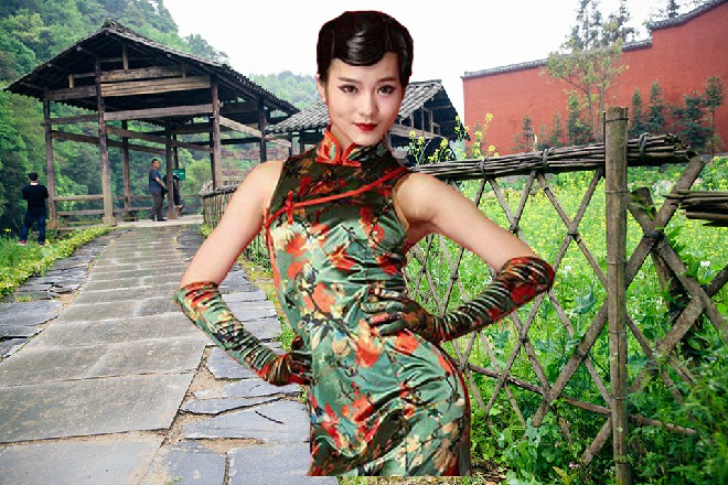 钱娇忍不住又白了他一眼，她正要出门，忽然手机响了起来