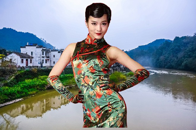 这一道雷柱足足有一米多粗，瞬间射到了那巨大蠕虫的口中