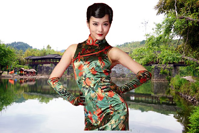 一条金色的五爪龙撞在唐一的身上，把唐一给撞飞出去