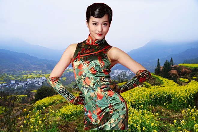 苗小萌一转头，看到三翅蜈蚣正拍着翅膀，往外面飞去