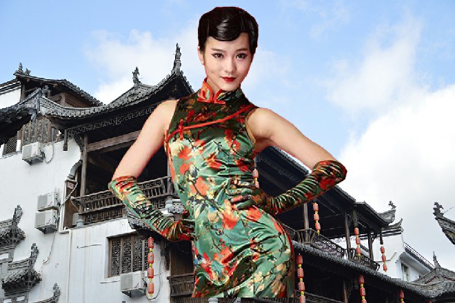 天道身体轻轻站了起来，站在那天台上，衣摆随着风舞动