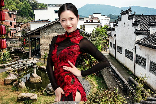 罗芙虽然性子有点傲，但现在还算客气，毕竟是跟人问路