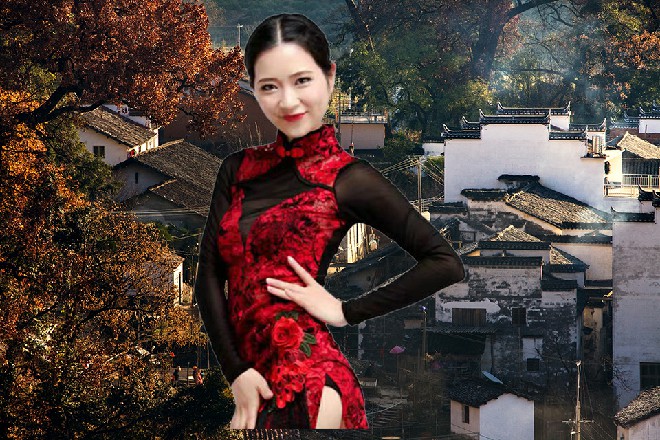 看到那艘渔船了么，每天一趟，固定从港口开到九龙岛