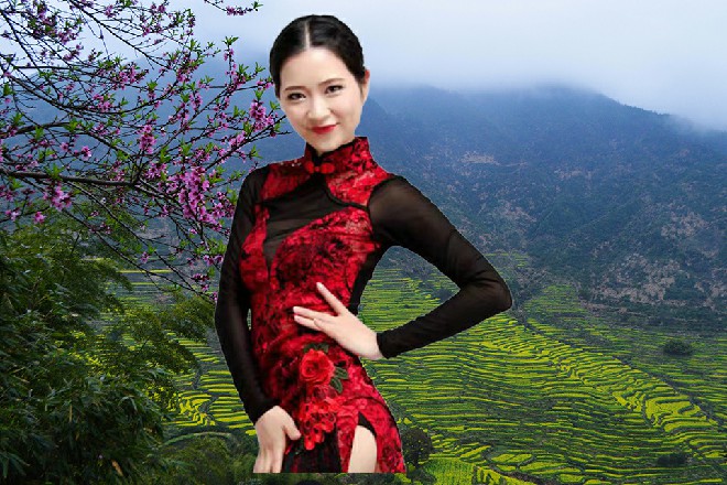 陈佳音就像是画里的美人一样，让人无法移开自己的目光