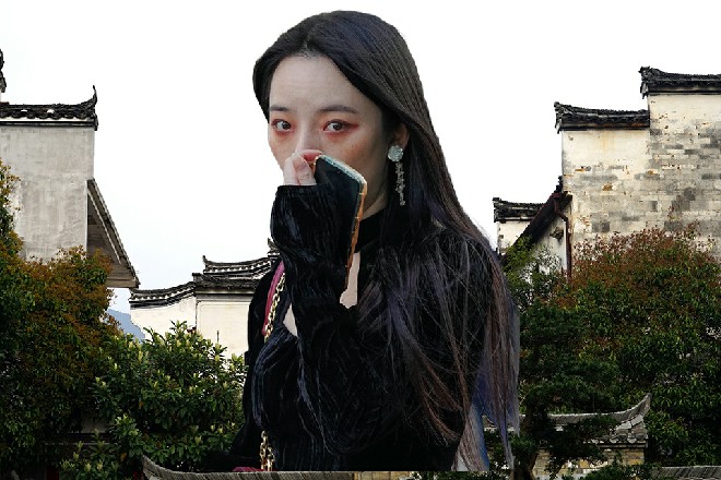 龙老爷子一个眼神，不怒自威，他微微发抖，赶忙说道