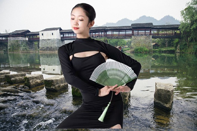 巴囚拉的尾巴就像是弹簧一样，能让他的加速度接近闪电