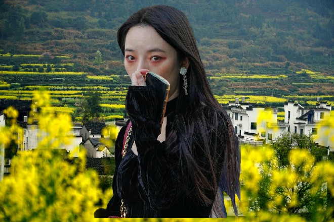 而这时候，若依又弹了道剑气出去，打在另一边的剑锋上