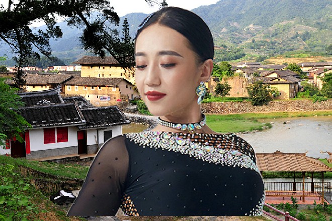 他可不敢跟这个人作对，Abb的手段，他已经见识到了