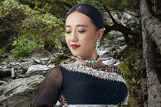 而露露显然是对金钱也没什么概念，直接一头就扎了进去