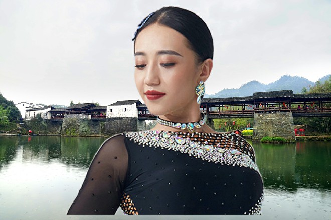 何千语气的够呛，他转过身来，堵在塔门口，对着苏曼s说道