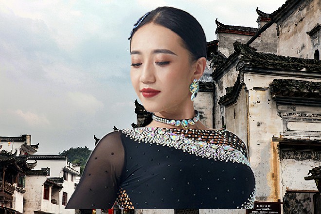 荷娜叹了口气，都到了这个地步了，竟然还想要反抗我么