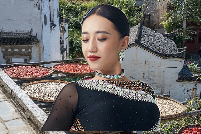 伊轩十分无奈，那我问你，这苗疆的蛊术，该如何破解