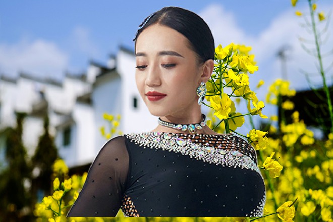 若依说着，深吸了一口气，上官师姐，那我可就不客气了