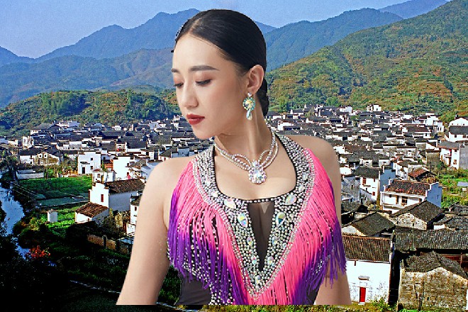 这只四翅蜈蚣多少也是战斗力，可以在关键时候拿出来用