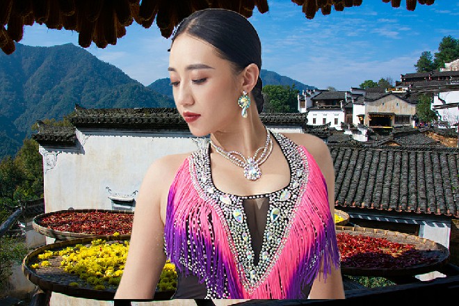 若依叼着一颗香烟，一边抽烟，一边开始清扫地上的积雪