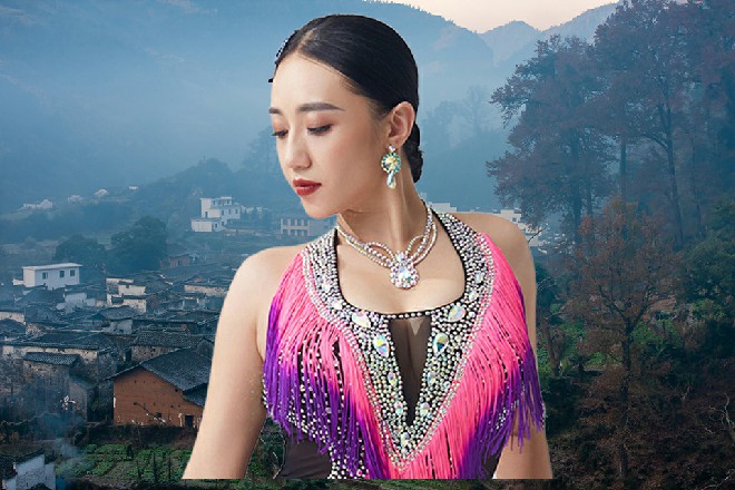 眼神中那一抹爱慕是掩饰不掉的，诺曦S依然心中有数