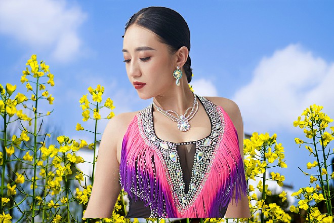 自己的周围已经布满了剑影，密密麻麻的，足有上千把了