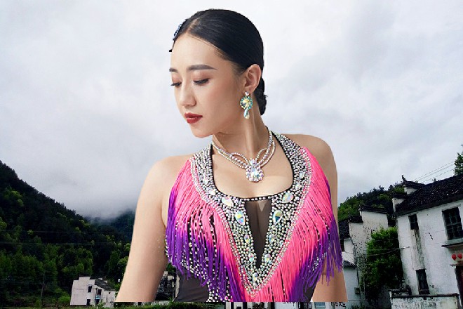 千里迢迢过来，就为了提醒自己一声，这份情，他得领