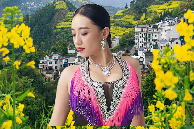 而因为伊轩的入侵，监狱里的警报大作，红灯不断闪烁