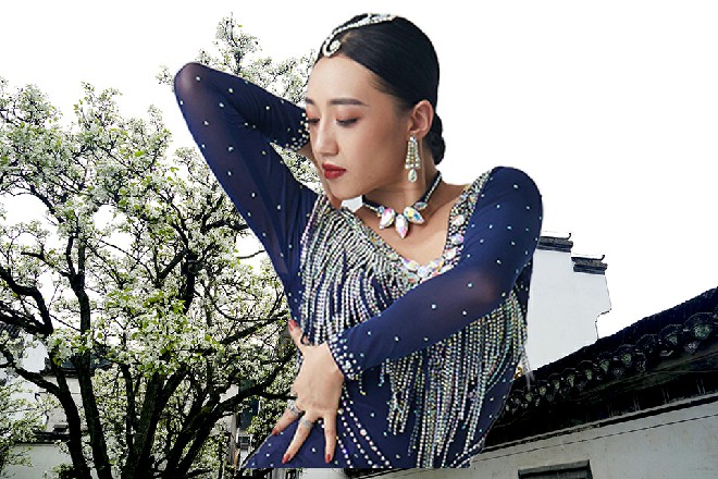 雷丁看到这玩意，顿时一撇嘴，我了个草的，这都是什么鬼