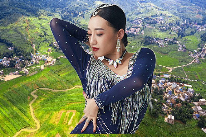 苏曼s对着王玥一鞠躬，然后站在一边这一下，刘唐彻底傻了