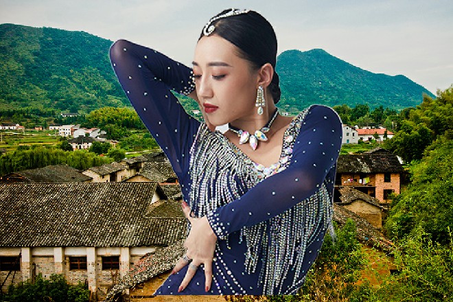 这只四翅蜈蚣多少也是战斗力，可以在关键时候拿出来用